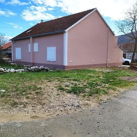 아파트 Didovina House