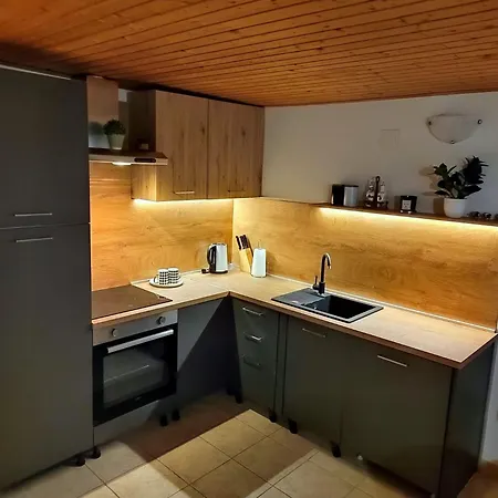 Maris Apartment Vodenjak